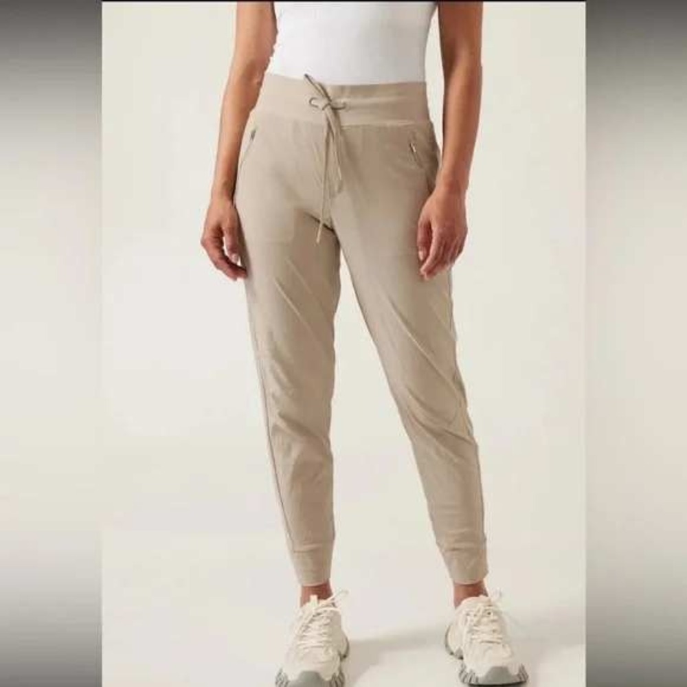 Athleta Trekki North Legacy Jogger Size 12 Beige Zip Pockets Casual Athletic
